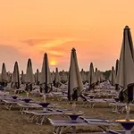 Cozy Flat Near Beach-beahost Бибионе