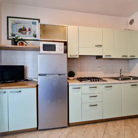 Cozy Flat Near Beach-beahost