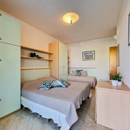 Cozy Flat Near - Beahost