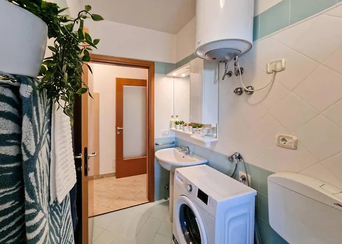 Cozy Flat Near Beach-beahost Μπιμπιόνε